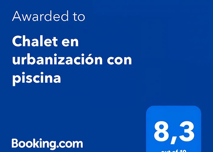 Chalet En Urbanizacion Con Piscina